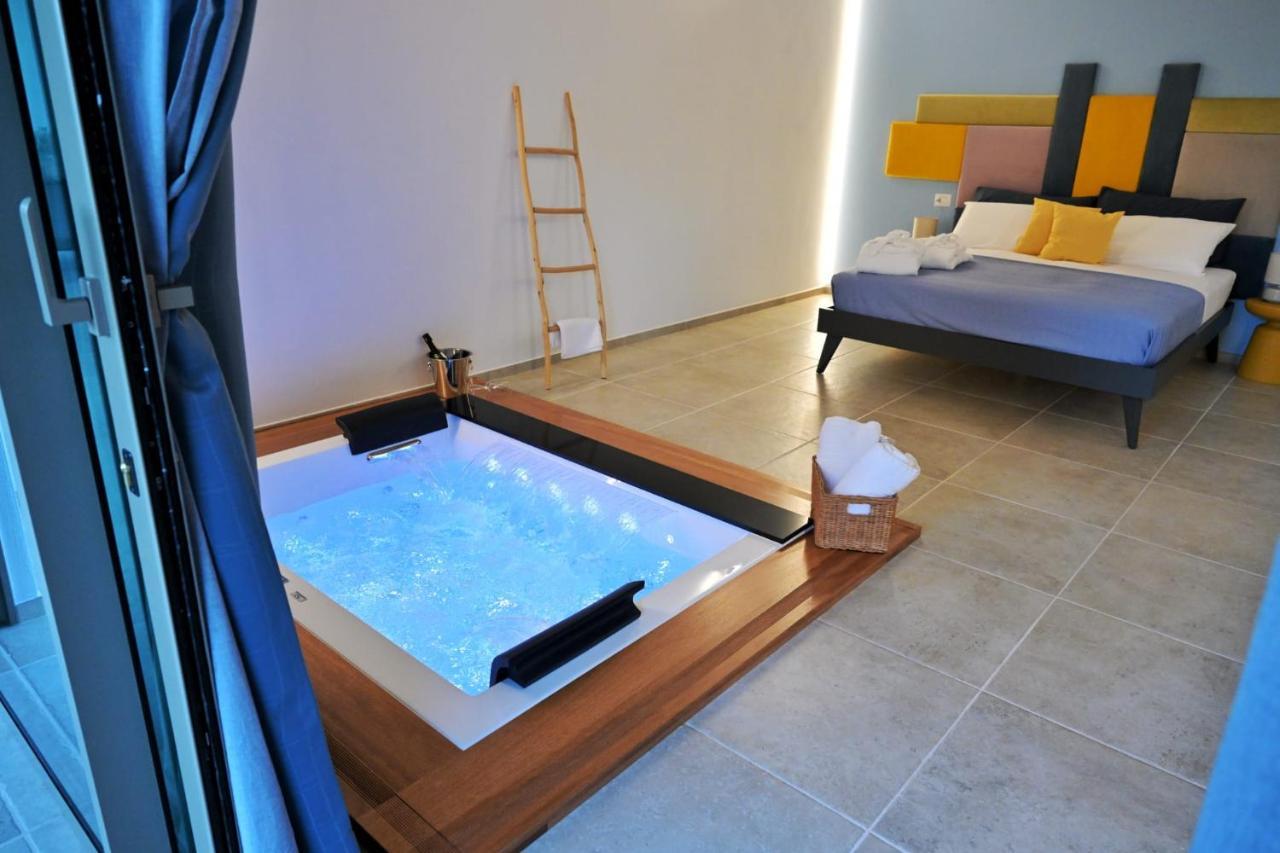I Secolari Bed and Breakfast Sannicandro di Bari Exteriör bild